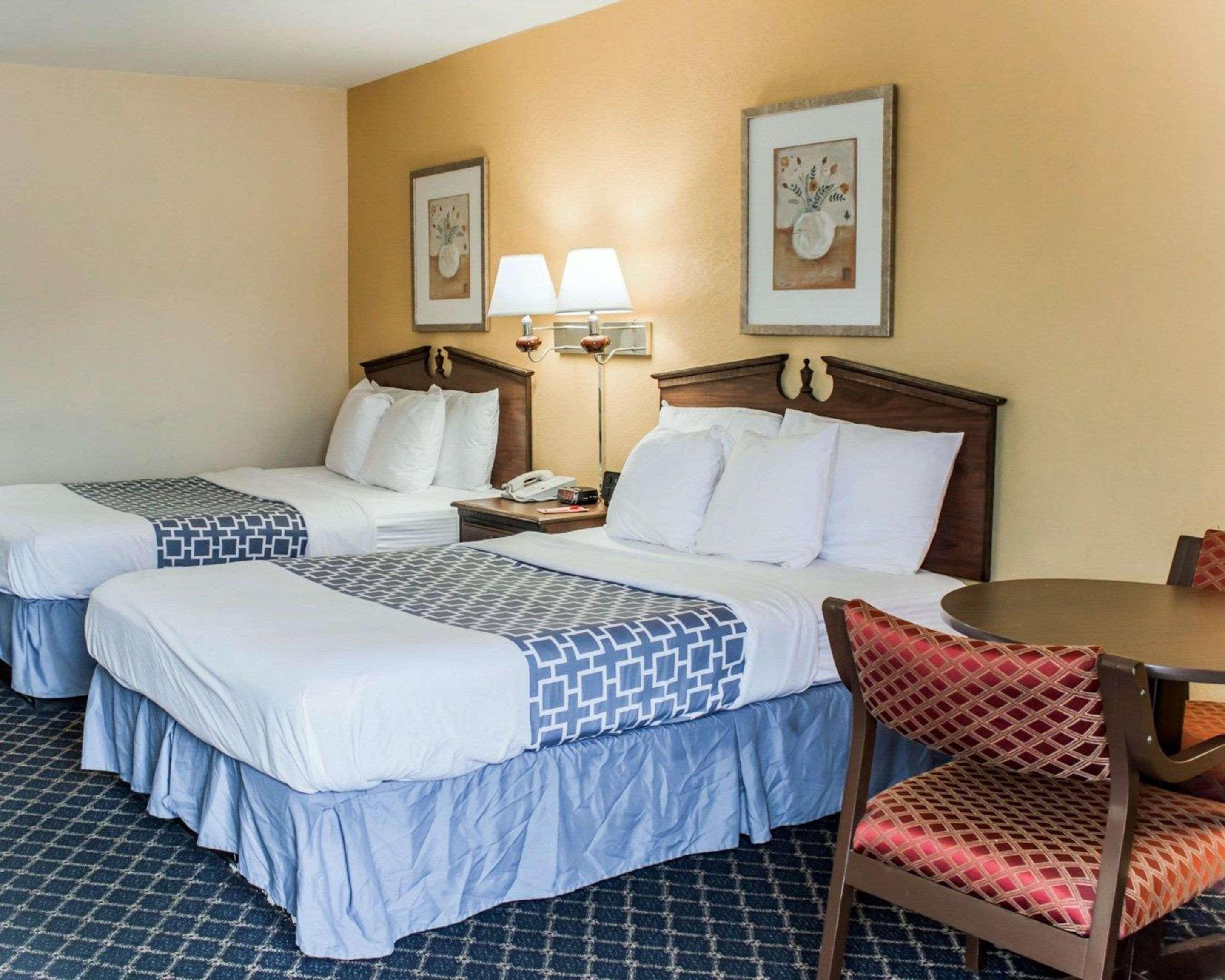 Econo Lodge Battleboro - Rocky Mount I-95 Экстерьер фото