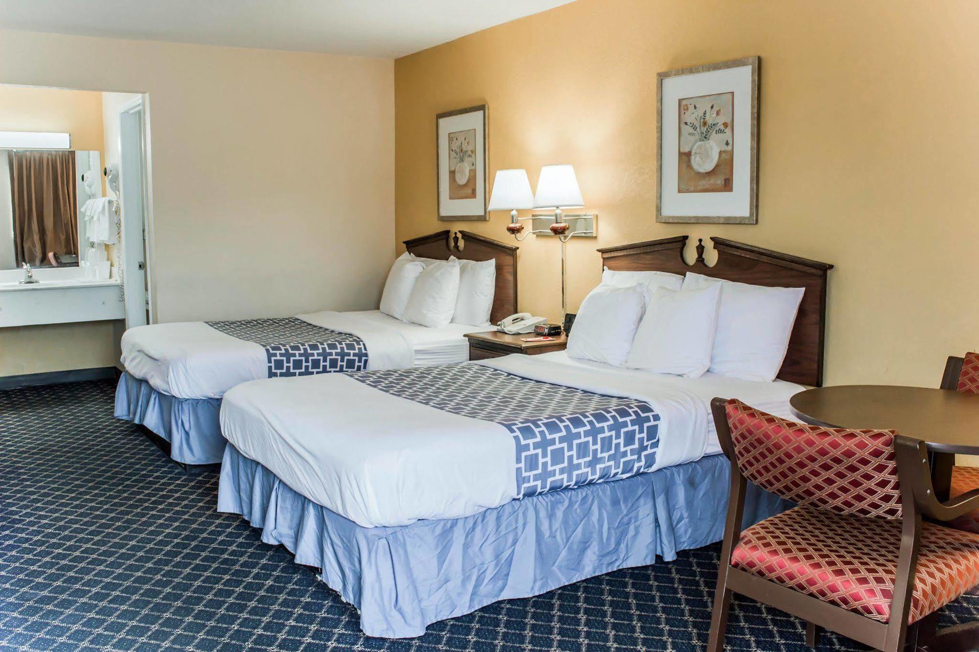 Econo Lodge Battleboro - Rocky Mount I-95 Экстерьер фото